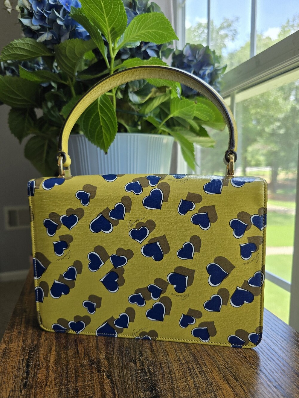 Gucci Shanghai Heartbeat Top Handle Bag - Picture 3 of 10